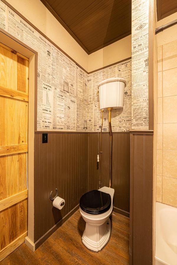 -Pet Friendly- Miners Cabin #6 - King Bed With Private Balcony ทูมสโตน ภายนอก รูปภาพ