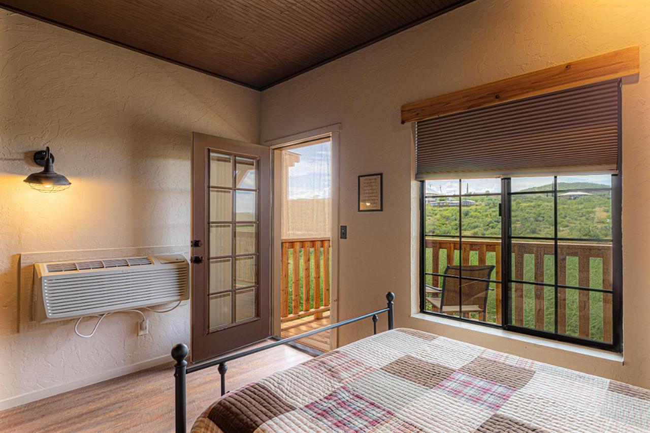 -Pet Friendly- Miners Cabin #6 - King Bed With Private Balcony ทูมสโตน ภายนอก รูปภาพ